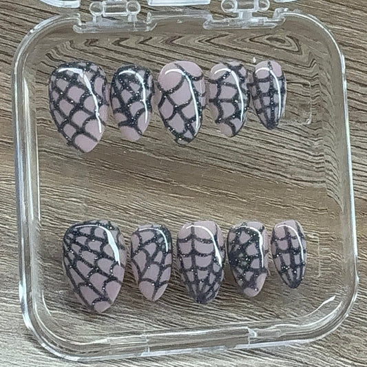 Nude Webs